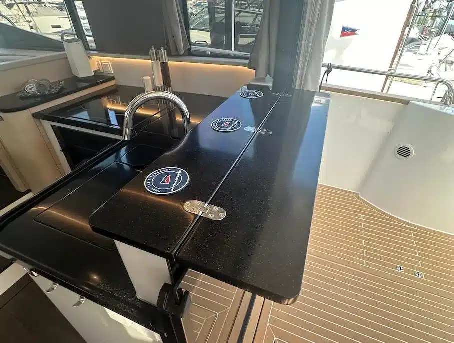 2024 nimbus 495 flybridge power 9557484 20240923000012604 1 XLARGE